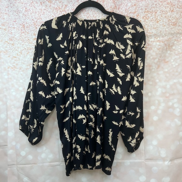 🦄SOLD🦄 Tucker The Classic Blouse in Butterflies, Silk - Picture 3 of 12